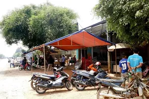 Thanh niên gây án mạng rồi về nhà dọa chết