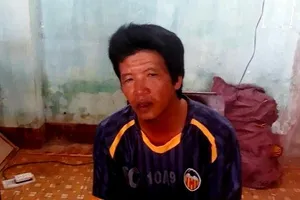 Lỡ tay đánh chết con gái vì thấy tiền trong cặp sách