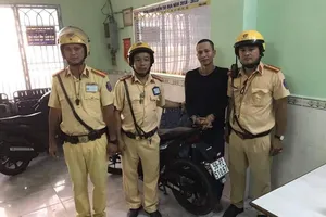 Thanh niên chở thuê 1,1 kg ma túy gặp CSGT Chợ Lớn