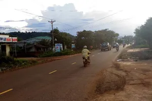 2 trai làng bị mai phục, 1 người bị dao phóng chết