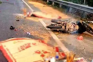 Hai xe không biển số đấu đầu, 4 người thương vong