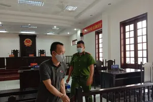 Bị cáo khai bị chủ nợ dọa giết nên làm liều