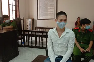 Hơn 3 năm tù cho thanh niên lấy ma túy dưới gốc cây