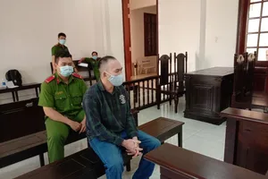 Bị cáo 'số đỏ' lãnh án