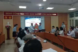 Lãnh đạo ba sở TP.HCM thăm, chúc tết nhiều đơn vị