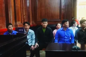 Nhiều thanh niên đi mua dâm bị lục túi trộm sạch tiền