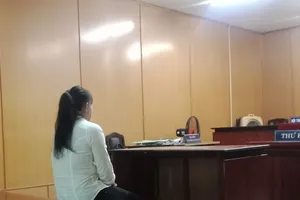 Nữ giúp việc giấu ma túy trong áo ngực lãnh 15 năm tù