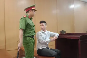 Mượn xe của mẹ vợ chạy xe ôm, thanh niên đi cướp giật