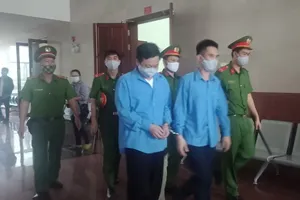 Cán bộ ngân hàng hầu tòa vì tham ô nhiều tỉ đồng