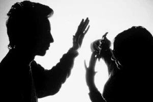 Truy tố người cha bạo hành con ruột đến nguy kịch 