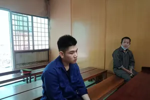 Giảm án cho bị cáo có hoàn cảnh éo le