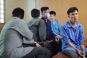 'Kiếm thêm' bằng việc mua sỉ, bán lẻ ma túy