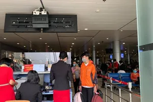 Tin đồn 20 người nhiễm COVID-19 tại sân bay là sai