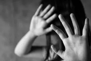  Hoãn xử vụ ông 73 tuổi làm bé gái 15 tuổi mang thai