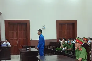 Viện kiểm sát rút kháng nghị ngay tại tòa 1 vụ hiếp dâm 