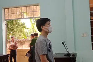 Trả tự do tại toà người giữ xe làm tin bị truy tội cướp 