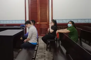 Bỏ ma túy vào bánh tráng rồi... gửi chuyển phát nhanh 