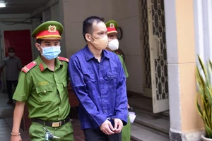 Ở nhờ nhà em vợ, 6 lần hiếp dâm cháu vợ