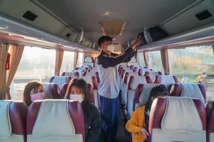 Đà Nẵng đưa hàng ngàn công nhân về quê đón Tết trên những chuyến xe miễn phí