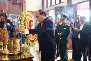 Chủ tịch nước dâng hương cố thủ tướng Phạm Văn Đồng 