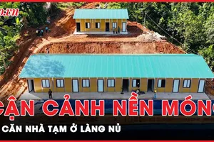 Cận cảnh nền móng 23 căn nhà tạm ấm áp đang hoàn thiện cho người dân Làng Nủ 