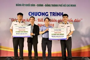 Trao tặng nhiều nguồn lực hỗ trợ cán bộ, chiến sĩ Lữ đoàn 167 