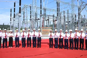 EVNNPT gắn biển công trình chào mừng Đại hội Đảng bộ EVN lần thứ IV