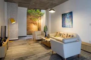 Nhà ống đẹp nhờ góc giếng trời