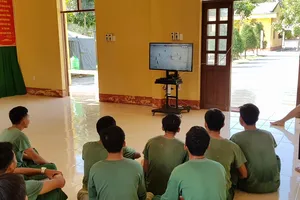 Chiến sĩ ở quần đảo Hải Tặc xem trận chung kết