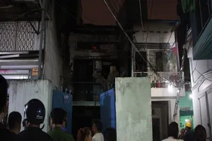 Chủ đi vắng, nhà bị cháy ở quận 10, TP.HCM