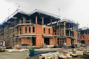 Vụ xây lụi 110 biệt thự: Hai vi phạm lớn của chủ đầu tư 