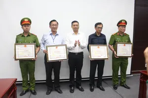 Chi gần 2 triệu mua lọ nước hoa: Tưởng rẻ, hóa ra... giả