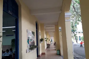 HS tiểu học rơi từ tầng 2: Phòng Giáo dục nói gì? 