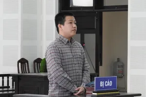 Rút dao đâm người sau khi va quẹt xe