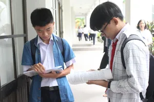 Lùm xùm chuyện HS có chứng chỉ quốc tế sau 3 ngày 'ôn luyện' 