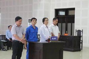 Trả hồ sơ vụ 'đại gia' hầu tòa vì kinh doanh BĐS thua lỗ