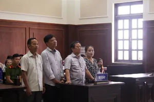 Tăng hình phạt với vợ chồng giám đốc trong 'kỳ án' buôn lậu gỗ