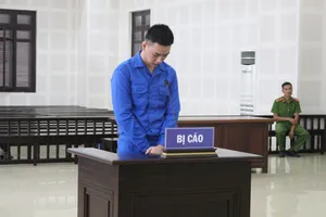 Khi bạn gái nói đang mang bầu thì bị cáo mới dừng tay