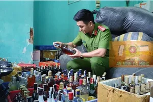 Gần 400 chai rượu ngoại không rõ nguồn gốc trong bar ở Đà Nẵng