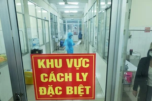 40 người tiếp xúc với 2 người Anh, kết quả xét nghiệm âm tính