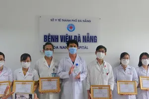 44 y bác sĩ Bệnh viện Đà Nẵng được về nhà sau cách ly