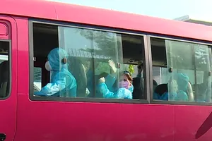 Hơn 200 người về Đà Nẵng từ châu Âu âm tính với COVID-19