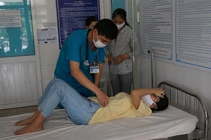 Vụ 230 người ngộ độc: Phạt 3 cơ sở bán đồ chay gần 200 triệu