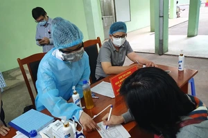 Đà Nẵng kiểm soát người ra vào tại các bệnh viện