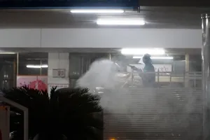 Quân đội phun khử trùng Bệnh viện C và Bệnh viện Đà Nẵng 