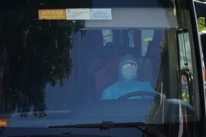 Chuyển người nhà bệnh nhân tại Bệnh viện Đà Nẵng đi cách ly