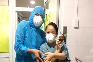 Nhân viên BV Đà Nẵng: Cười nhiều hơn để vượt qua cơn bão dịch