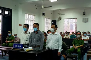 Ngồi tù vì làm con dấu giả hàng trăm hồ sơ đất