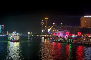 Đà Nẵng miễn phí 3000 vé du ngoạn sông Hàn về đêm cho du khách