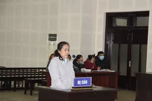 Giả tặng vàng cho khách mua dầu ăn, chiếm đoạt hàng tỉ đồng